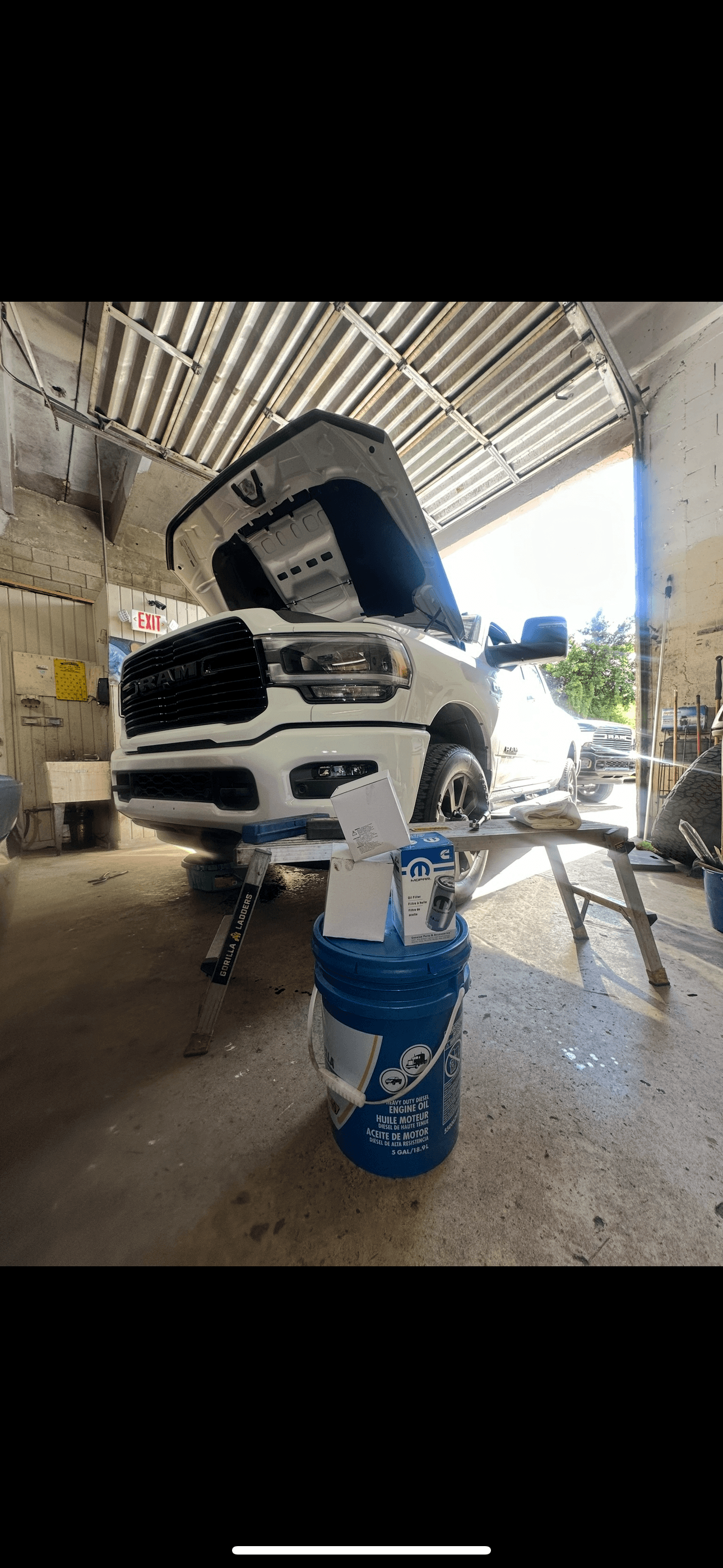 Professional auto service environment